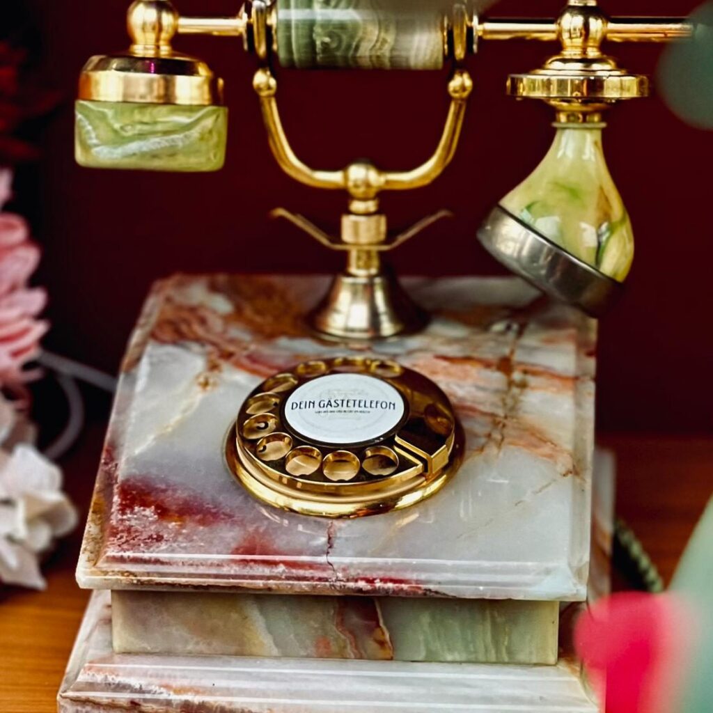 Marmortelefon für Hochzeit udio Gästebuch Marmor Digitales Gästebuch Hochzeitstelefon Gästebuch telefon Telefongästebuch Gästebuchidee hochzeit, telefon gästebuch, fotobox alternative videofon video-gaestebuch videogastebuch video-gästebuch videogästebuch videogaestebuch video-gaestebuch deinvideofon gästebuchvideo